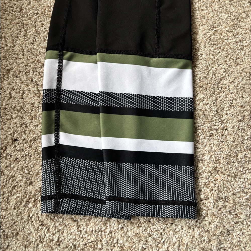Sarah's Day x White Fox Active Leggings Luxe Stripped High Rise Size Medium - Picture 6 of 8